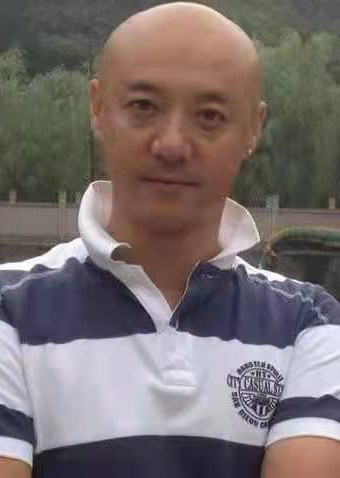 李明亮